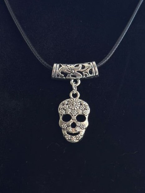 Spooky Skull Jewellery Set