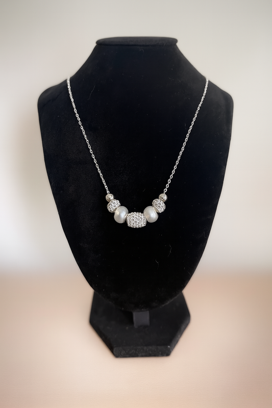 Elegant Crystal & Pearl Bead Necklace